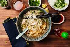 Przepis na Authentic Instant Pot Chicken Pho Recipe