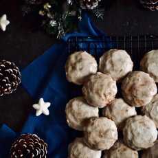 Przepis na Elisenlebkuchen - norymberskie pierniczki na oplatkach.