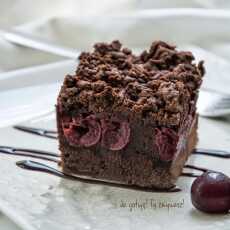 Przepis na Ciasto czekoladowe z budyniem i wiśniami
