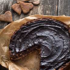 Przepis na Tarta makowa z czekoladowym musem z awokado (wegańskie, bezglutenowe, bez cukru)