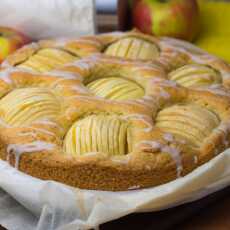 Przepis na Szybkie ciasto ucierane z połówkami jabłek