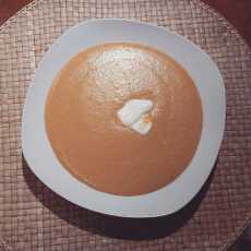 Przepis na Zupa krem z czerwonej soczewicy z mleczkiem kokosowym.