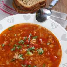 Przepis na Zupa pomidorowa z mięsem mielonym i czerwoną soczewicą