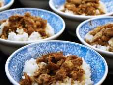 Przepis na Kurczak w czerwonym curry z ryżem