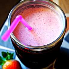 Przepis na Kokosowo-truskawkowy smoothie