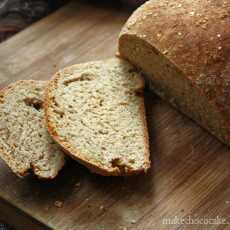 Przepis na Bardzo prosty, pełnoziarnisty chleb na zakwasie