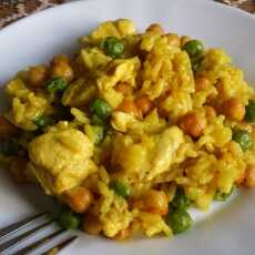 Przepis na Ryż z kurczakiem, curry, kuminem, groszkiem i soczewicą
