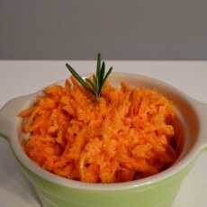 Przepis na Surówka z marchewki z chrzanem