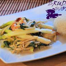 Przepis na Szparagi z krewetkami w zielonym curry z mlekiem kokosowym – Thai Green Curry with asparagus and shrimps