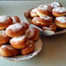 Przepis na Pączki z marmoladą z róży i dżemem jagodowym