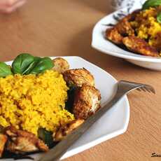 Przepis na Kasza jaglana curry z kurczekiem i szpinakiem