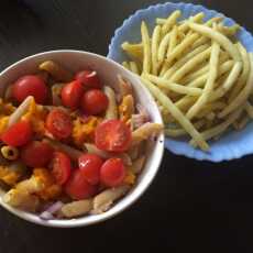 Przepis na Fasolka podana z makaronem, dynią pieczoną i pomidorkami 
