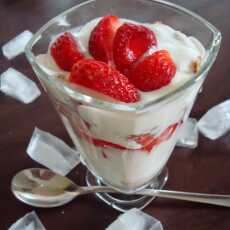 Przepis na Deser lodowo-jogurtowy