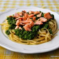Przepis na Spaghetti ze szpinakiem i łososiem (po 18. miesiącu)