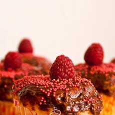 Przepis na Malinowe muffiny z groszkami czekoladowymi