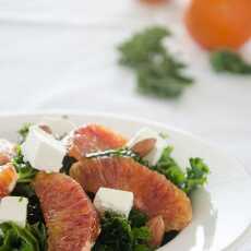 Przepis na Sałatka z jarmużu i czerwonych pomarańczy / Blood oranges and kale salad