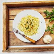 Przepis na Spaghetti z oliwą, czosnkiem i pietruszką