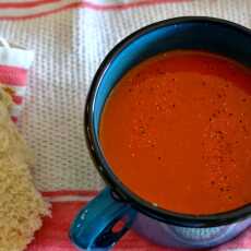 Przepis na Kremowa Zupa Pomidorowo-Paprykowa z Koprem Włoskim