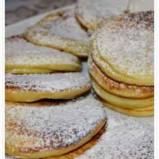 Przepis na Pancakes z miodem i owocami