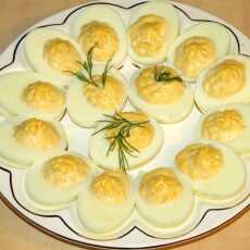 Przepis na Jajka faszerowane żółtym serem