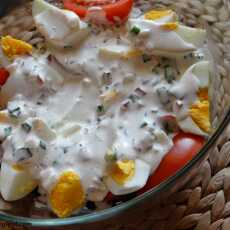 Przepis na Jajka z brokułami i pomidorem