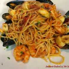 Przepis na Spaghetti z krewetkami, małżami oraz kalmarami