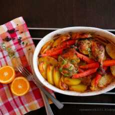 Przepis na Pomarańczowo-rozmarynowe udka z kurczaka z pieczonymi warzywami