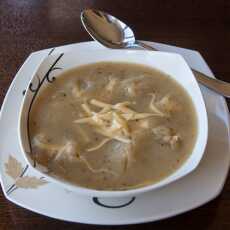 Przepis na Banalnie prosta francuska zupa cebulowa z grzankami home-made i serem! MMNIIIAAAMM!!!!