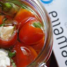Przepis na Pomidorki faszerowane Newellą w oliwie
