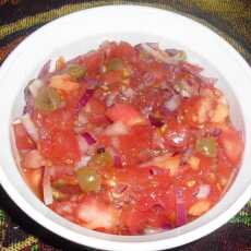 Przepis na Salatat bandora: arabska sałatka z pomidorów 
