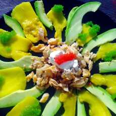 Przepis na Sałatka z mango, awokado i łososia na słodko