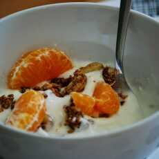 Przepis na Domowa granola z jogurtem naturalnym