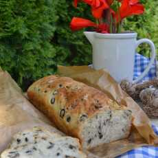 Przepis na Chleb z czarnymi oliwkami i ziołami