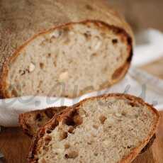 Przepis na Chleb pszenny z orzechami laskowymi, figami i ziarnami anyżu