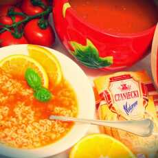Przepis na Włoska zupa pomidorowo-pomarańczowa z makaronem