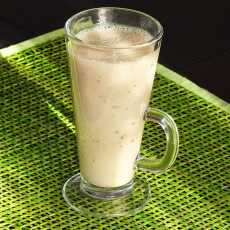 Przepis na Wegańskie smoothie bananowo jabłkowe z mlekiem sojowym
