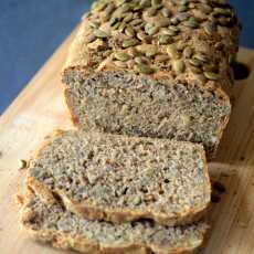 Przepis na Chleb żytni razowy na drożdżach ze słonecznikiem i pestkami dyni