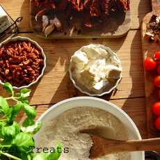 Przepis na Babeczki ze szpinakiem, serem feta i suszonymi pomidorami / Feta Cheese and Sundried Tomato Cupcakes 