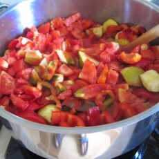 Przepis na Domowy keczup pomidorowo-paprykowy
