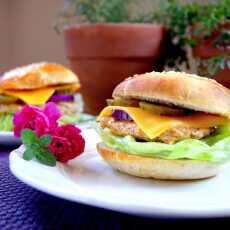 Przepis na Aromatyczne hamburgery z sosem miodowo-musztardowym
