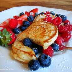 Przepis na Homemade Pancakes with Berries (Domowe Pancakes z Owocami)