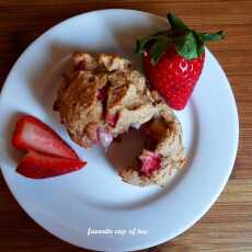 Przepis na Whole-Wheat Strawberry Apple Muffins (Muffiny Pełnoziarniste z Truskawkami i Jabłkami)