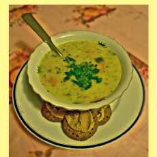 Przepis na Jesienna zupa groszkowo-czosnkowa z masłem orzechowym. / Autumn pea-garlic soup with peanut butter.