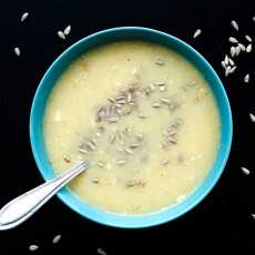 Przepis na Zupa krem z cukinii z serem feta i ziarnami słonecznika