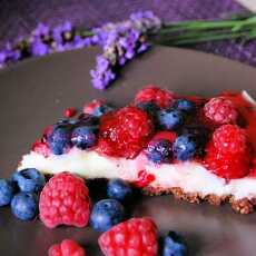Przepis na Szybka tarta bez pieczenia z budyniem i owocami