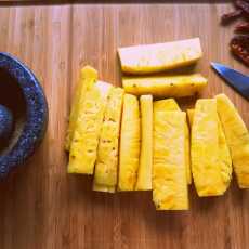 Przepis na Ananas po tajsku (z cukrem, solą i chili)