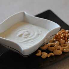 Przepis na Jogurt orzechowy słodzony miodem