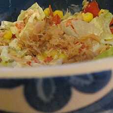 Przepis na Sałatka z tuńczykiem, ryżem i warzywami 