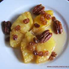 Przepis na Ananas z pekanami, rodzynkami i amaretto