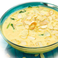 Przepis na Żółte Curry z mleczkiem kokosowym i płatkami migdałów
